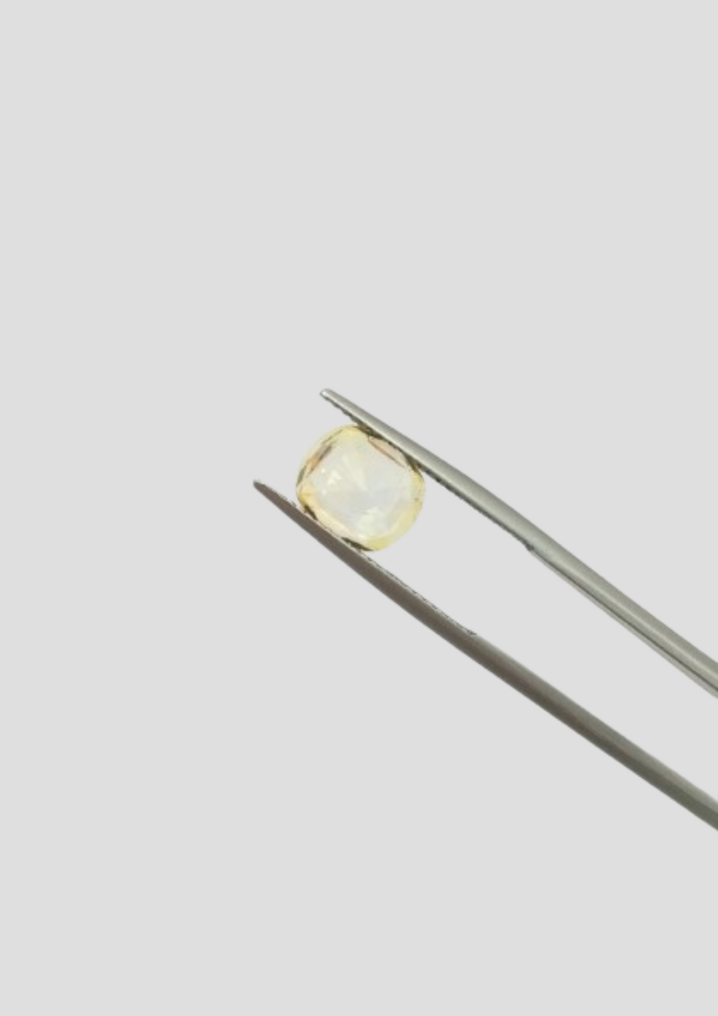 Yellow Sapphire Un-Heat - Cushion 9x7.8MM